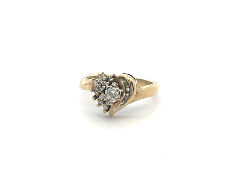 Gold Diamond Cluster Heart Ring
