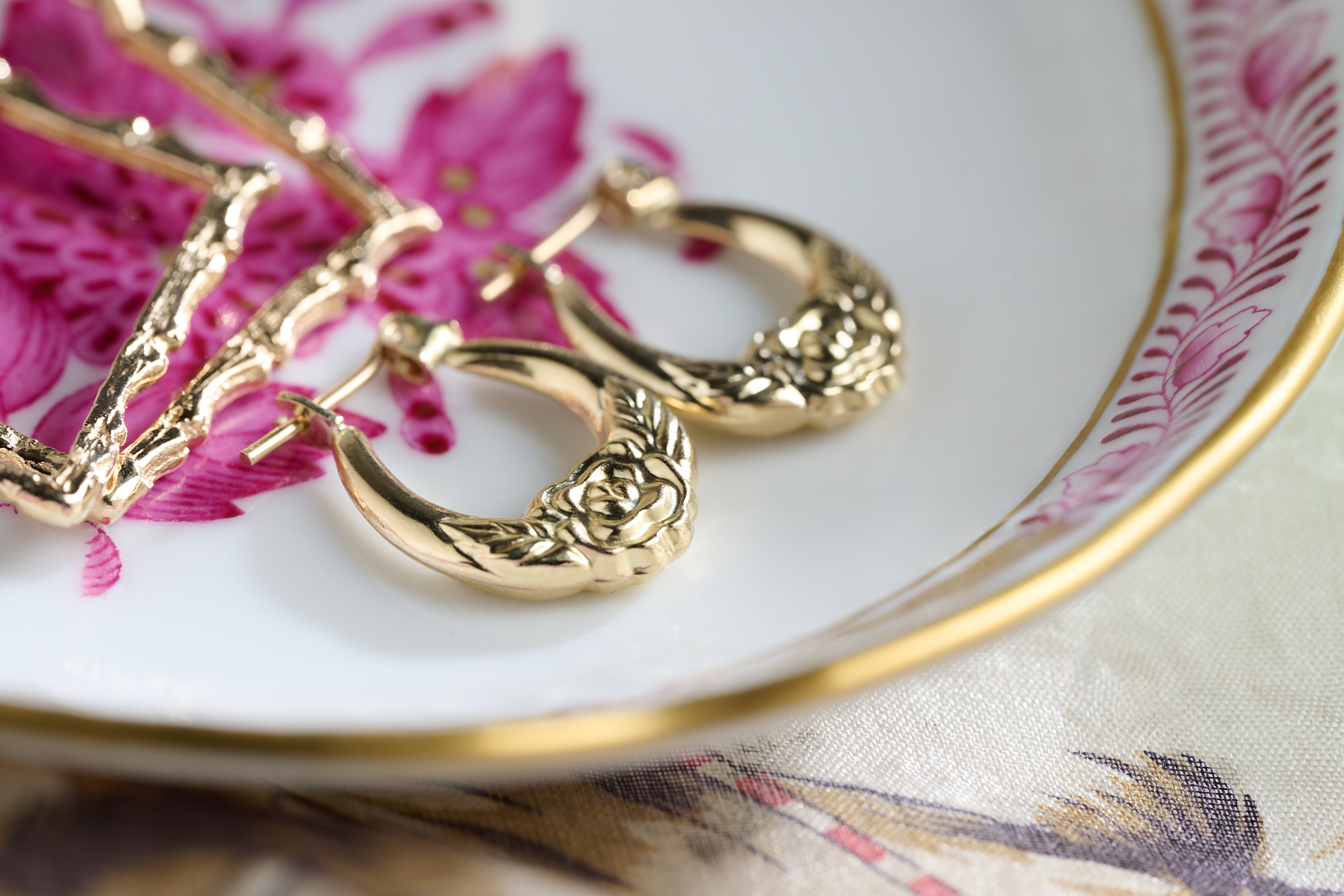 A Pair of 14K Yellow Gold Floral Rose Hoop Earrings